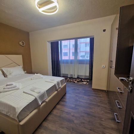 Apartament Iulius 3 Manastire Curtea de Argeş Buitenkant foto