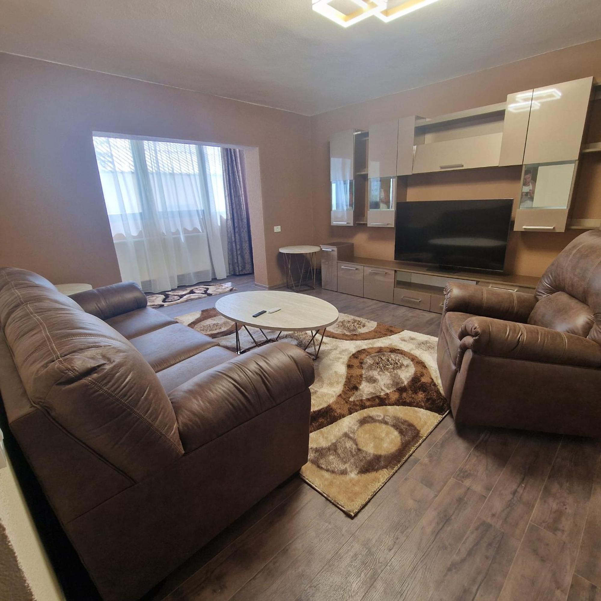 Apartament Iulius 3 Manastire Curtea de Argeş Buitenkant foto