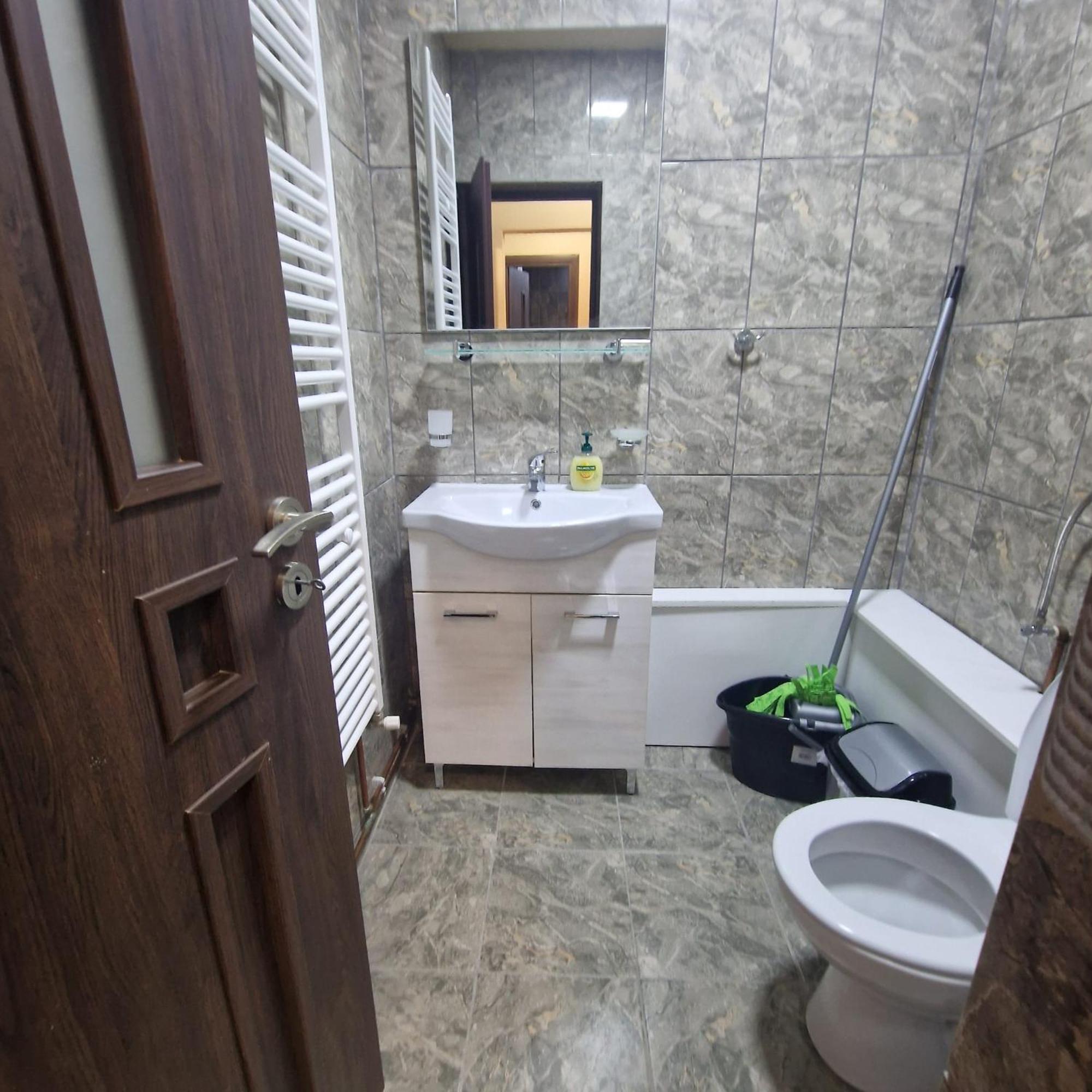 Apartament Iulius 3 Manastire Curtea de Argeş Buitenkant foto